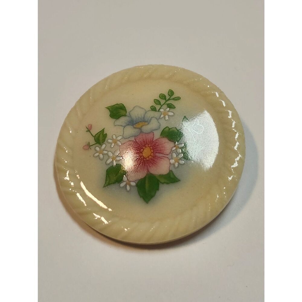 Vintage Avon Spring Bouquet Round Ceramic Brooch / Pin 1984 Floral